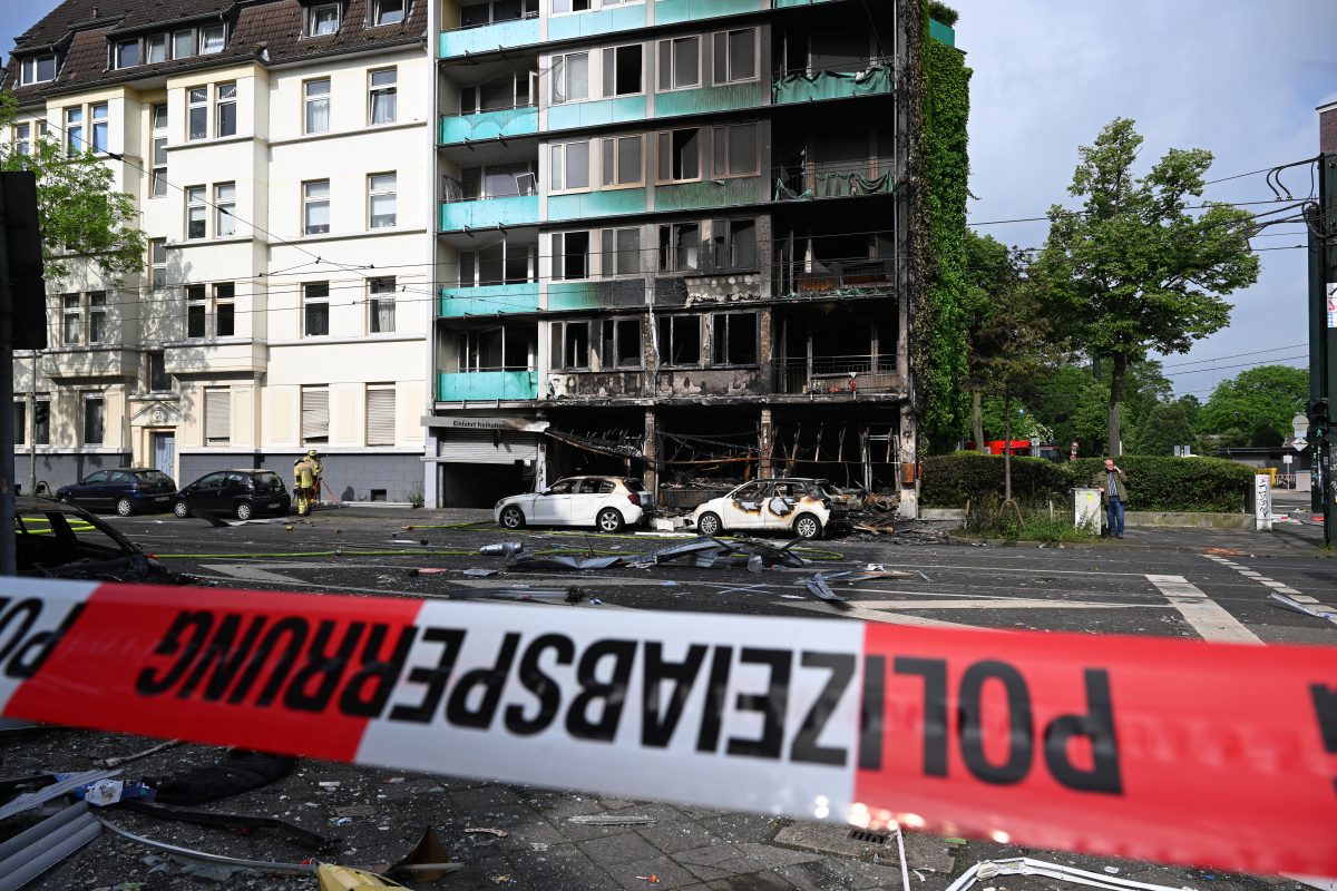 Nach der heftigen Kiosk-Explosion in Düsseldorf erhärtet sich nun ein tragischer Verdacht.