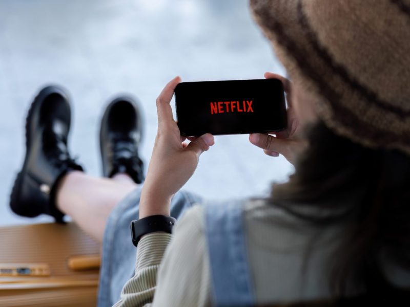 Netflix kündigt drastische Änderung an: Warum sich Kunden des Streaming-Riesen bis zum Sommer entscheiden müssen...