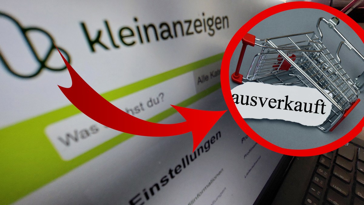 Auf einem Notebook ist Kleinanzeigen geöffnet. Ein Pfeil zeigt auf einen Zettel mit "Ausverkauft"