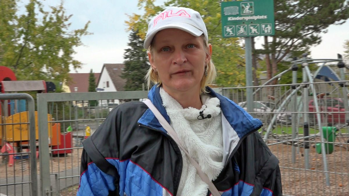 BÃ¼rgergeld-EmpfÃ¤ngerin Christine steht vor den TrÃ¼mmern ihres geplatzten Wohnungsdeals. Jetzt will sie einen Anwalt einschalten...