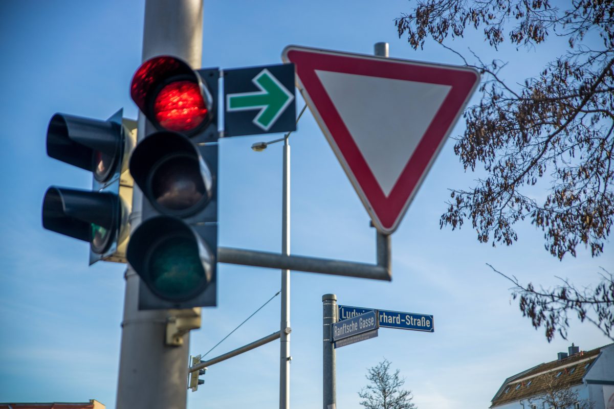 Verkehr: Diese unbekannte Regel kann Fußgänger einiges an Geld kosten.