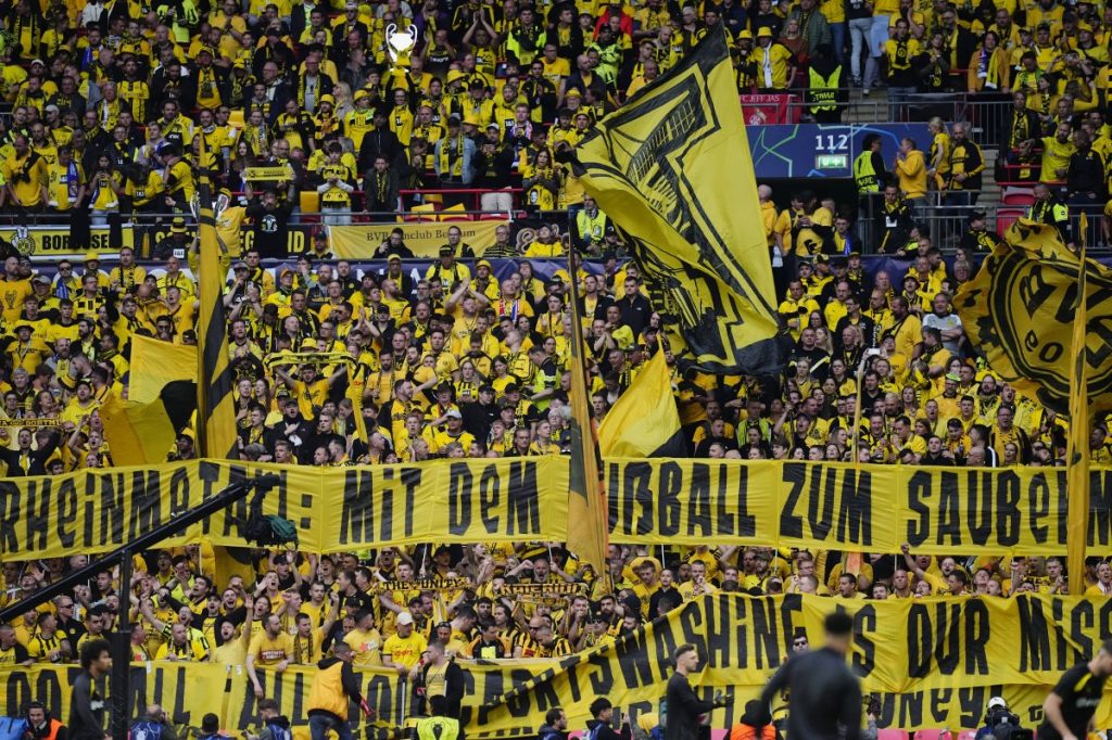 Die BVB-Fans haben sich vor Anpfiff des Champions-League-Finals deutlich zu dem Rheinmetall-Deal geäußert.
