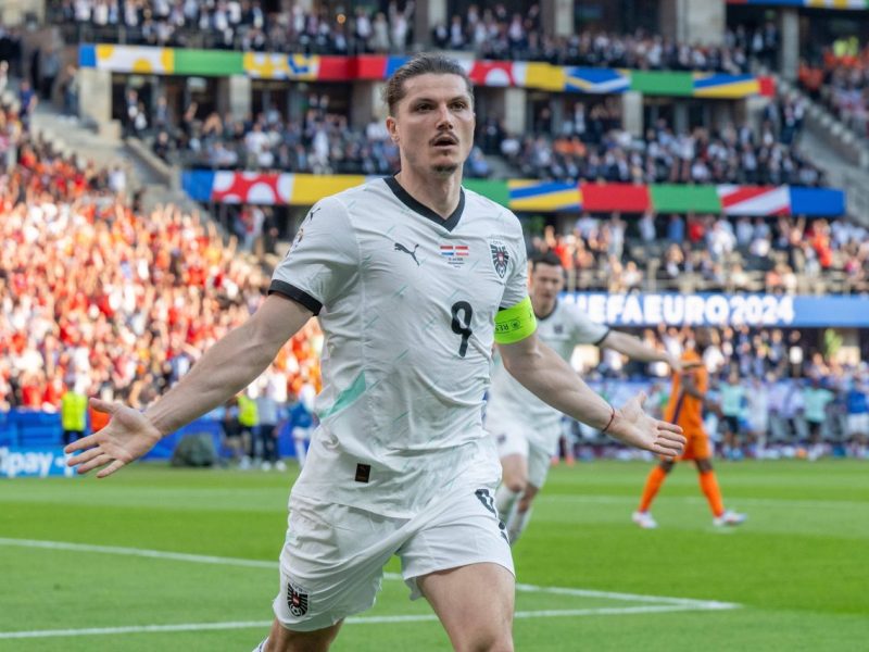 Marcel Sabitzer wird zum Held von Österreich! Der BVB-Star spielt bis dato in herausragende EM. Das ist in vielerlei Hinsicht beeindruckend.