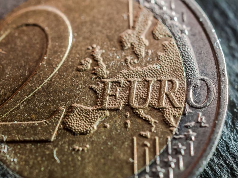 Eine Zwei-Euro-Münze mit einer Bremer Prägung kann ordentlich Geld einbringen.