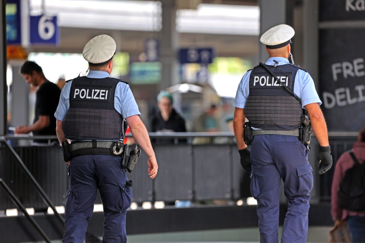 Dortmund: Polizei greift vermissten 15-Jährigen auf. Er trägt eine Waffe bei sich.