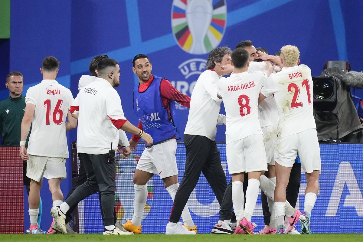 Die Türkei schlägt den Geheimfavoriten aus Österreich und steht im EM-Viertelfinale! Vor allem eine Szene sorgte für mächtig Aufsehen.