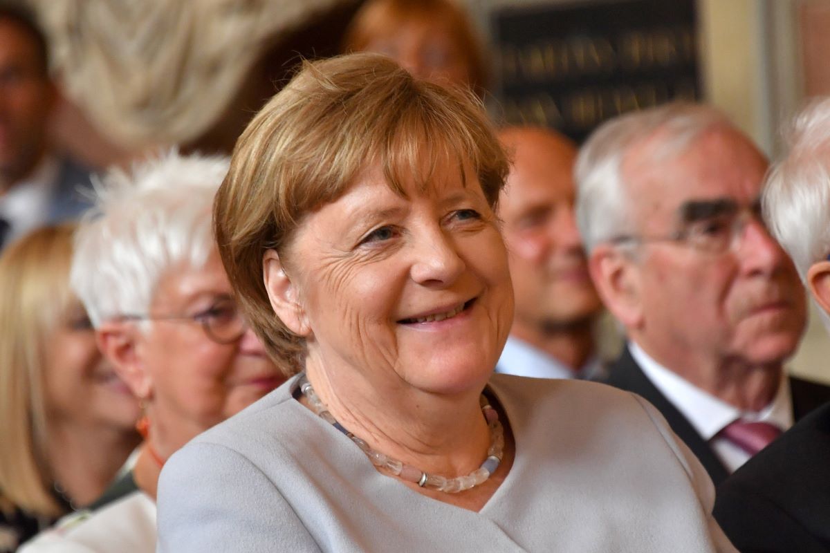 Bei der Gen Z genieÃŸt Angela Merkel weiter hohe Umfragewerte.