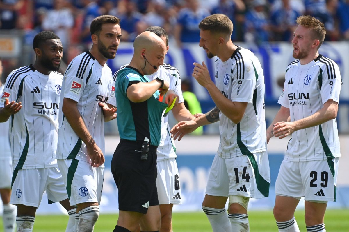 Große Diskussionen beim FC Schalke 04 um den Schiedsrichter.