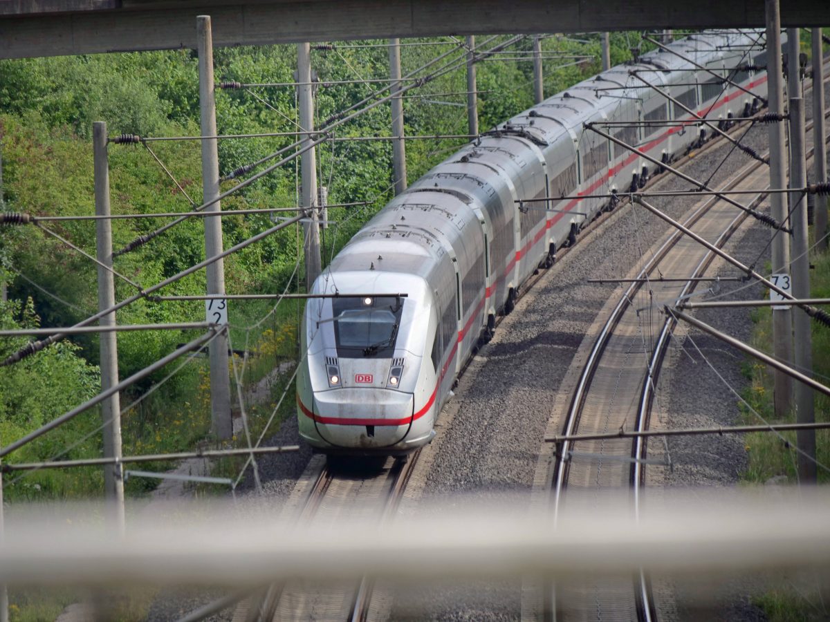 Viele Züge der Deutschen Bahn fahren ohne Fahrgäste. (Symbolfoto)