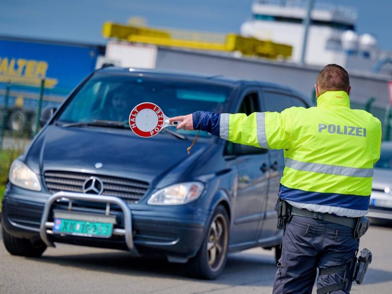 Bußgeld, wer diese Gegenstände im Auto mitführt!