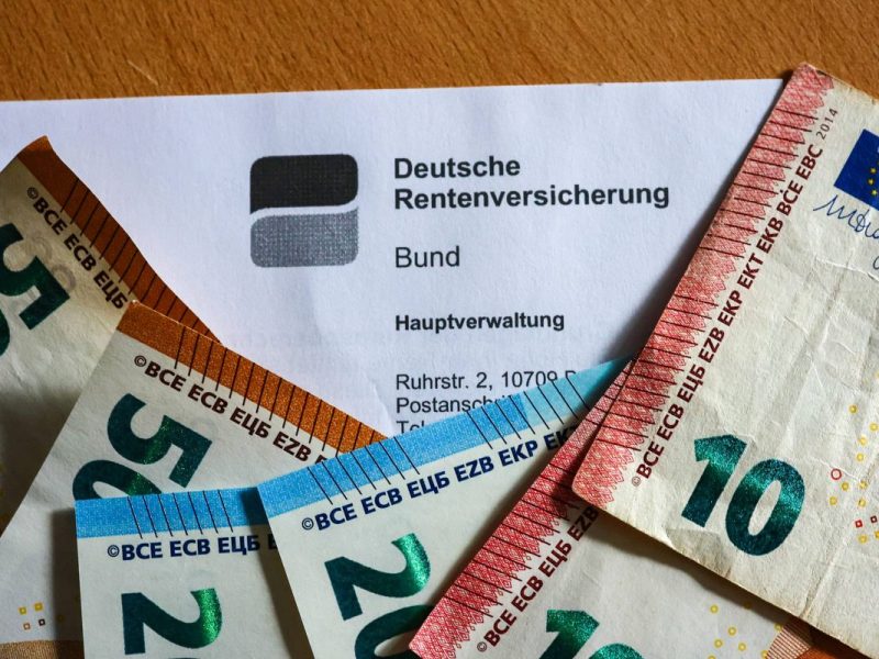 Rente Auszahlung August 2025: An diesen Tagen ist es so weit