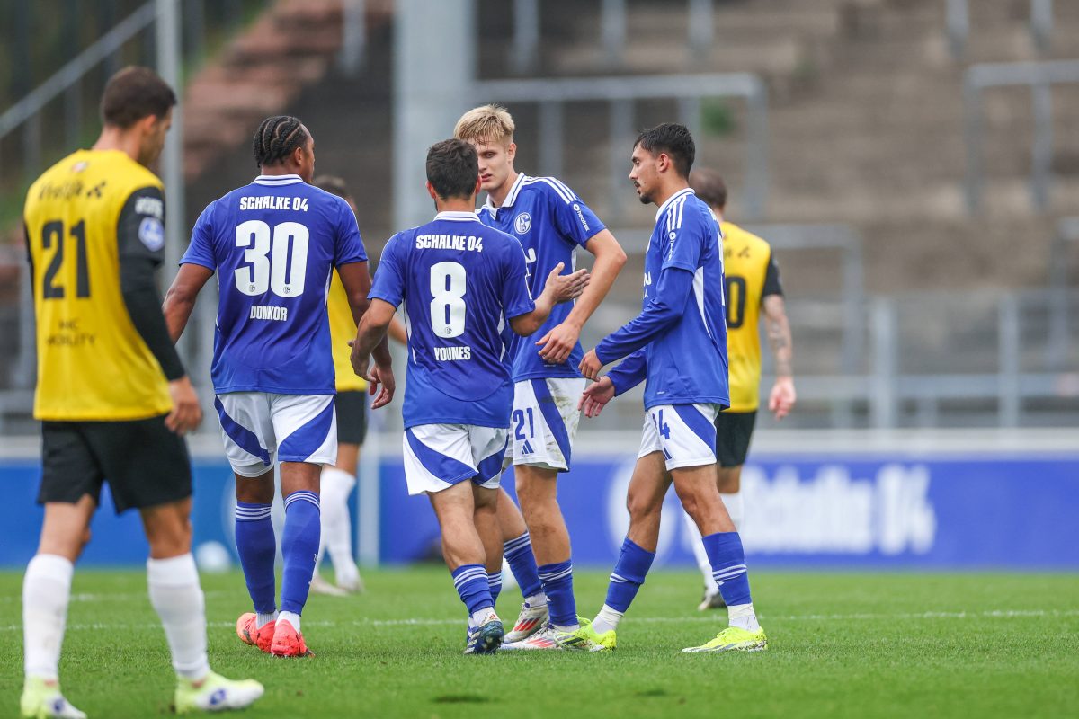 Seine ersten Wochen bei Schalke 04 waren recht schwierig, zuletzt musste er sich etwas Kritik anhören. Folgt nun jedoch die große Wende?