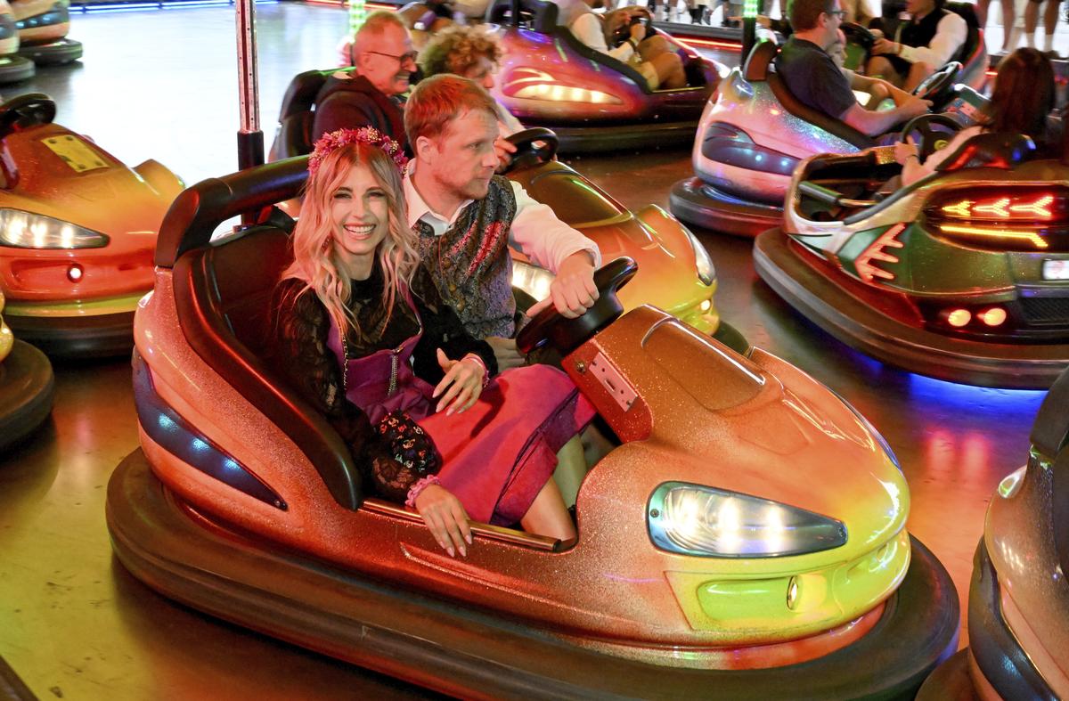 Oliver Pocher beim Oktoberfest mit Cathy Hummels.