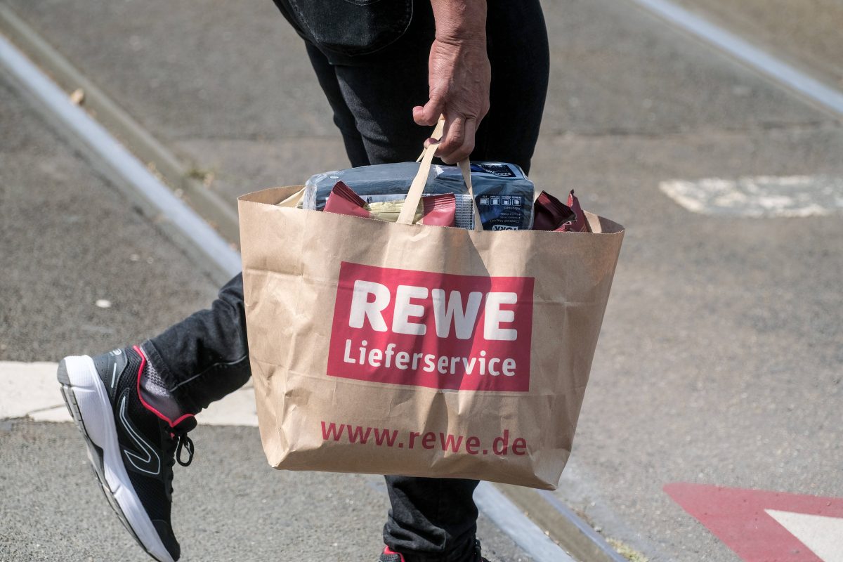 Bei diesem Anblick musste der Rewe-Kunde gleich zweimal hinschauen. Nach seinem Einkauf erwartete ihn eine ungeahnte Ãœberraschung.