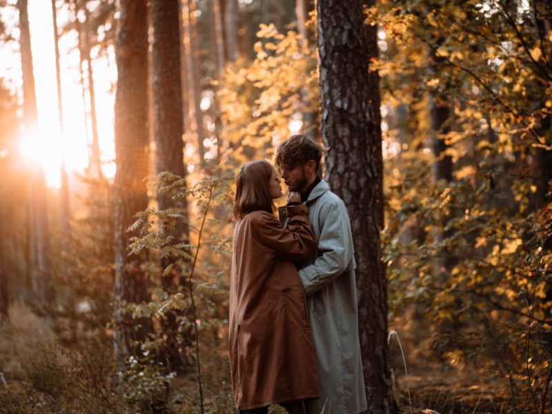 Das Horoskop für Oktober verspricht romantische Gefühle.