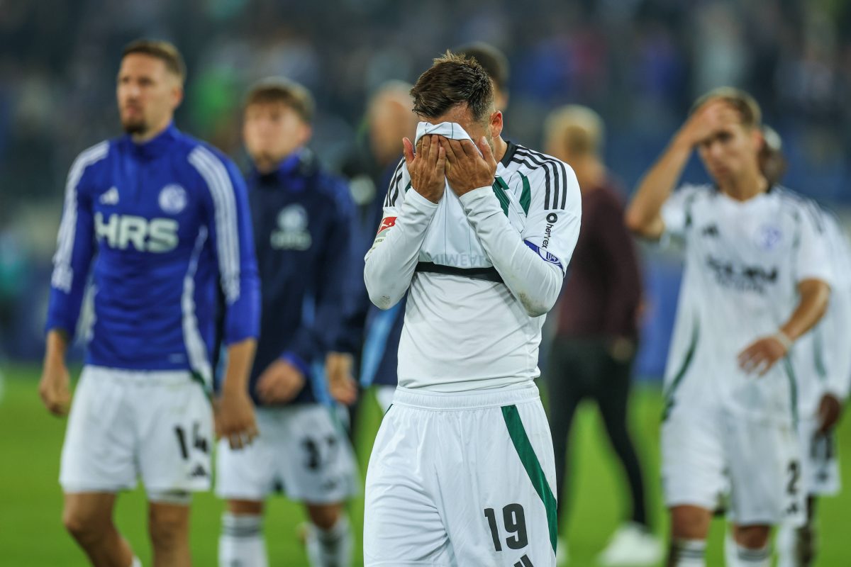 Schalke 04 setzt die Premiere von Kees van Wonderen in den Sand. FÃ¼r den Pottklub hagelt es RÃ¼ckschlag Ã¼ber RÃ¼ckschlag.