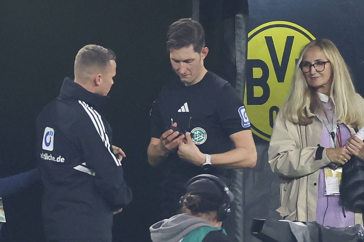 Matthias JÃ¶llenbeck leitete die Partie BVB - St. Pauli.