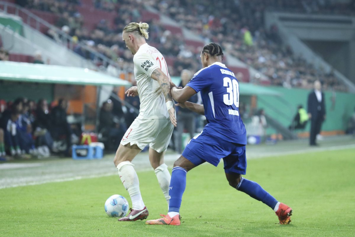 Der FC Schalke 04 muss im DFB-Pokal den nÃ¤chsten herben DÃ¤mpfer hinnehmen. Ein Profi erlebte dabei einen bitteren Abend.