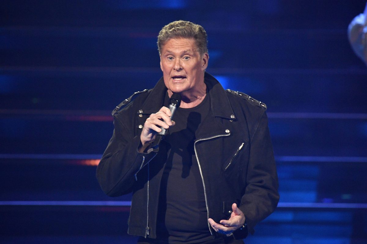 Der Tod von â€žBaywatchâ€œ-Ikone Michael Newman versetzte die Welt in Trauer. Jetzt nimmt auch TV-Kollege und Freund David Hasselhoff Abschied.