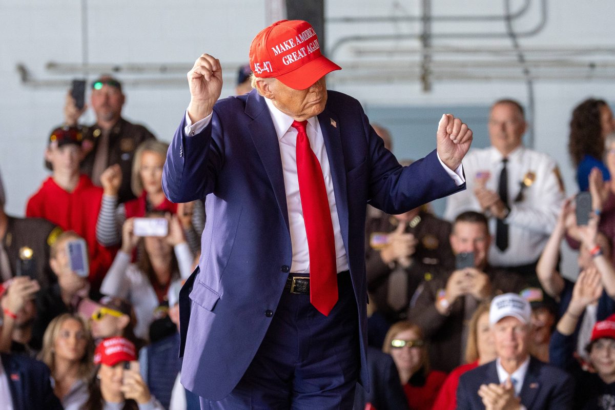 Donald Trump will WÃ¤hler mit Migranten-Hetze fÃ¼r sich gewinnen.