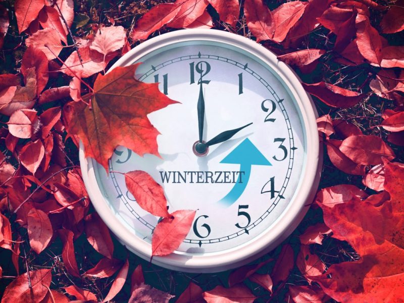 Jetzt geht es der Zeitumstellung richtig an den Kragen! 2024 könnte es zum letzten Mal zum Wechsel von Sommer- und Winterzeit kommen.