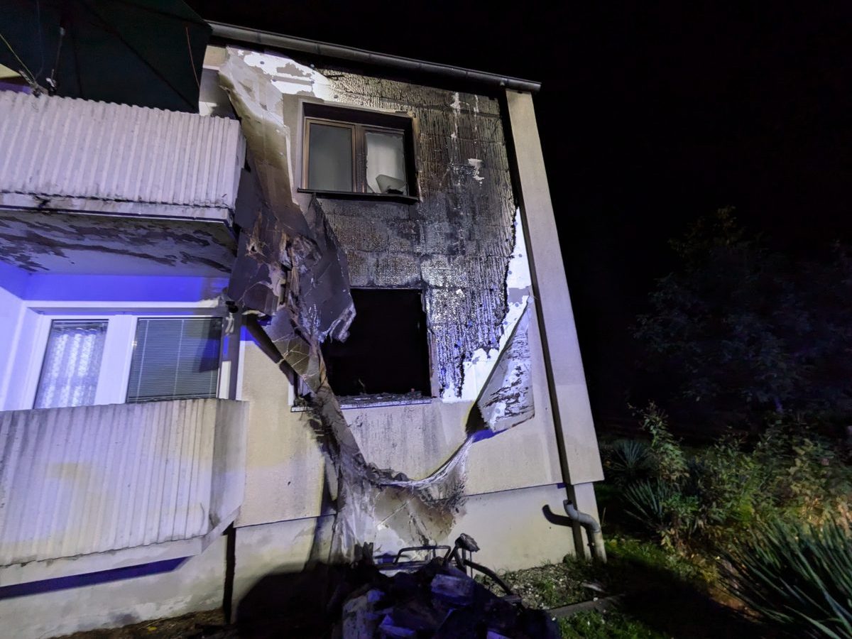 In Oberhausen hat in einem Mehrfamilienhaus ein Feuer gewütet.