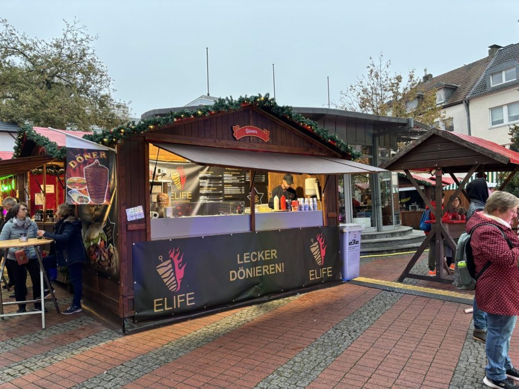 Der Elife-Dönerstand auf dem Steeler Weihnachtsmarkt 