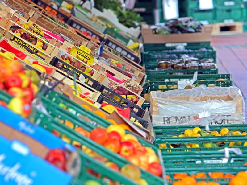 Obstkisten im Supermarkt