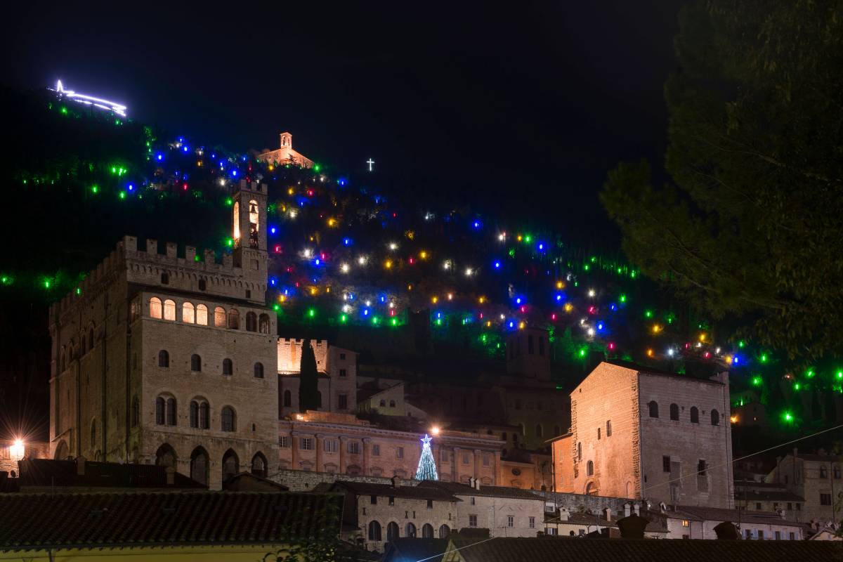 Weihnachtsbaum in Gubbio, Italien