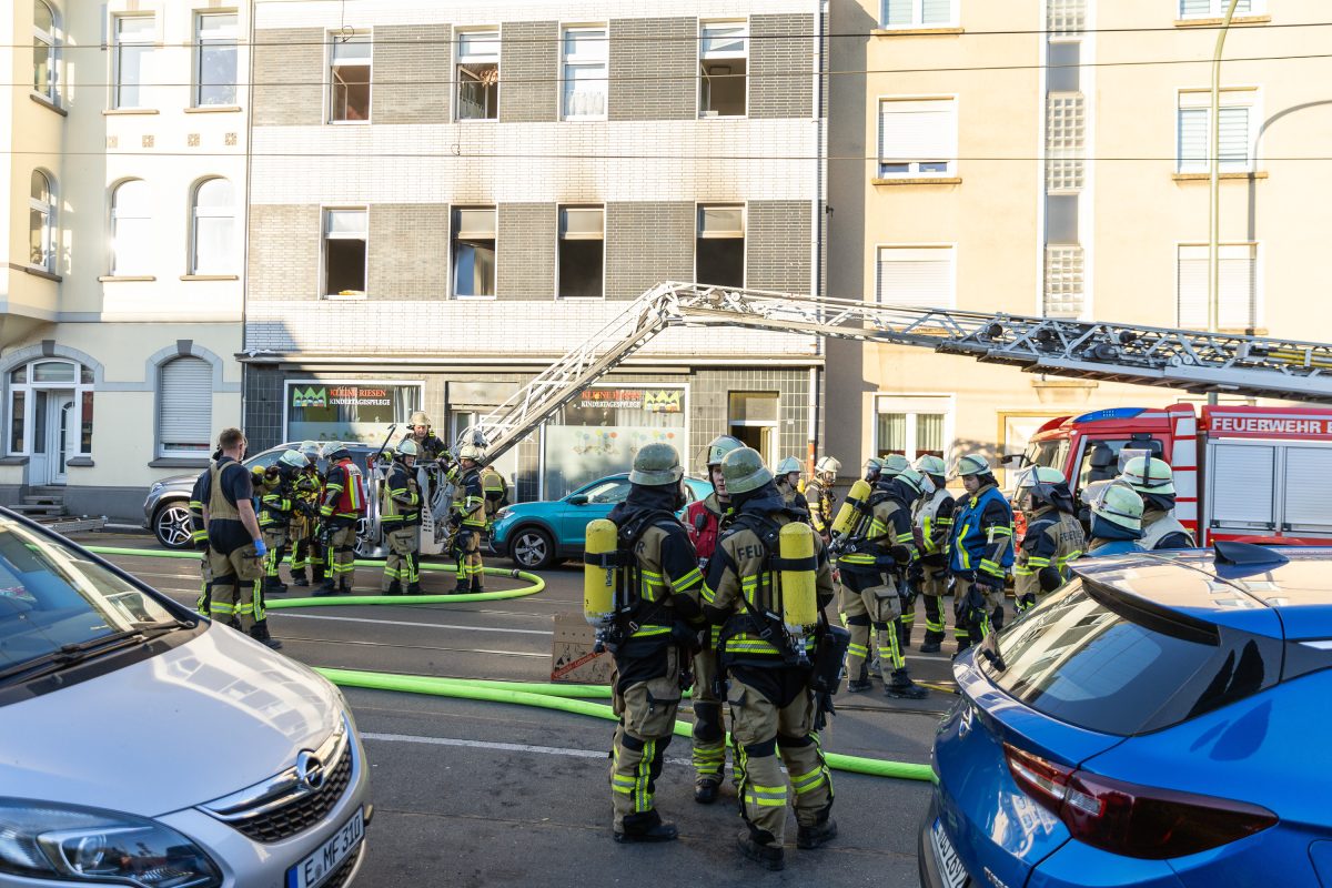Wohnungsbrand auf der Altendorfer StraÃŸe in Essen
