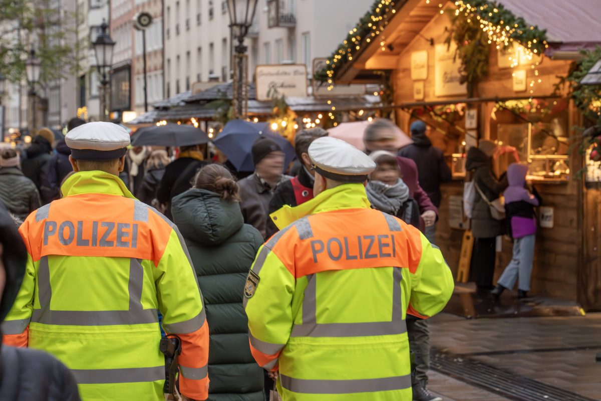 Ein Besuch auf dem Weihnachtsmarkt ging fÃ¼r eine Reisegruppe zunÃ¤chst mÃ¤chtig schief. (Symbolfoto)