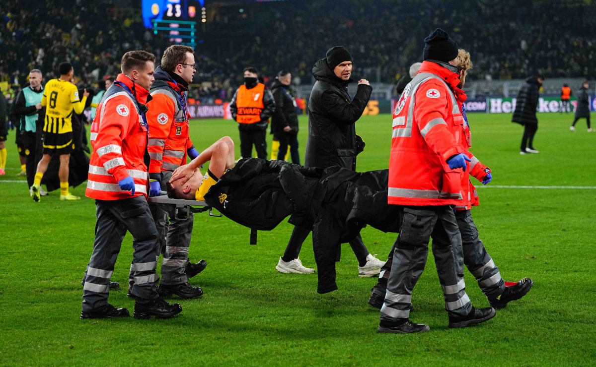 Schwarz-Gelb bangt um einen weiteren LeistungstrÃ¤ger! Im Spiel Borussia Dortmund - FC Barcelona verletzt sich der BVB-Star wohl schwer.