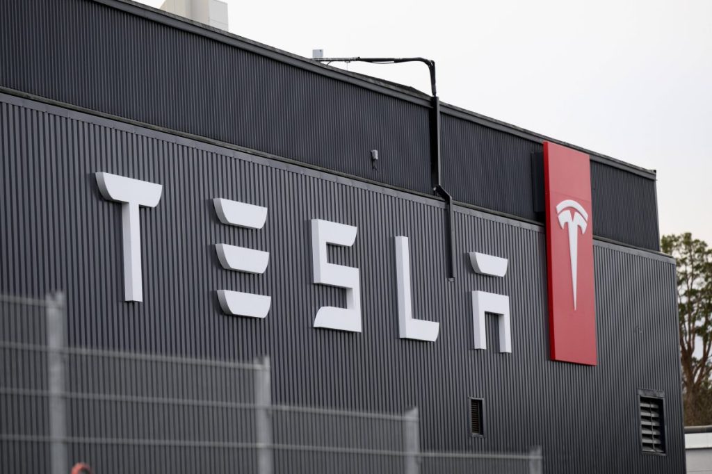 Groeßte Unternehmen der Welt-Tesla.