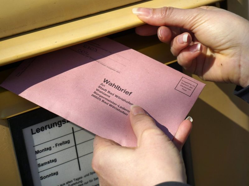 Wählen per Post wird bei der Bundestagswahl 2025 zum Stress-Akt! Warum die Wahlunterlagen erst spät kommen und Sie trotzdem sofort handeln sollten.