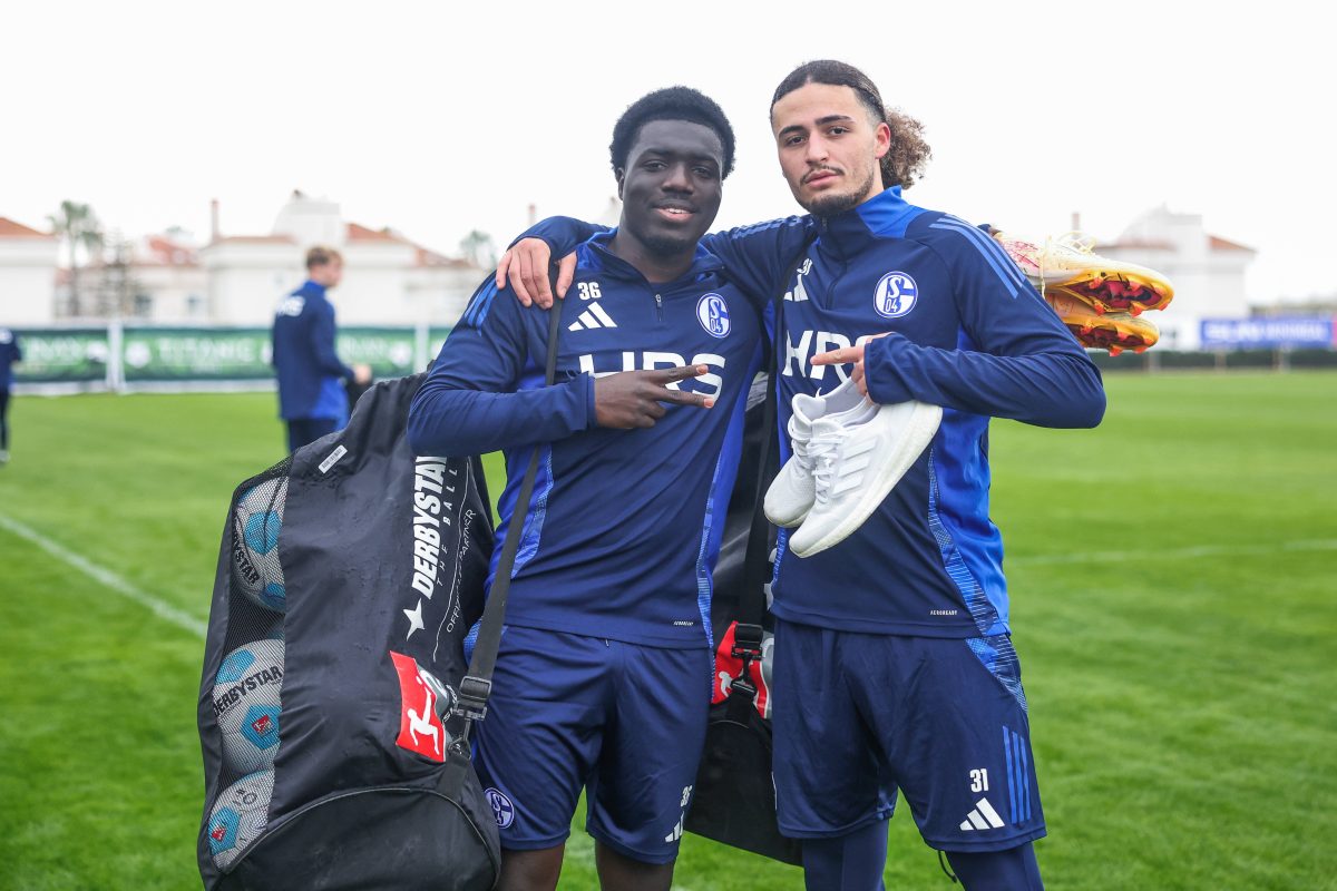 Beim FC Schalke 04 kÃ¶nnte sich eine echte Ãœberraschung anbahnen. Im Mittelpunkt steht einmal mehr ein Top-Youngster des S04.