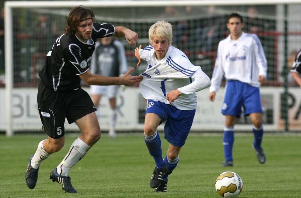 Marc Lorenz (re.) 2008 in der Regionalliga im S04-Trikot. Mittlerweile spielt er mit Preußen Münster in Liga zwei.