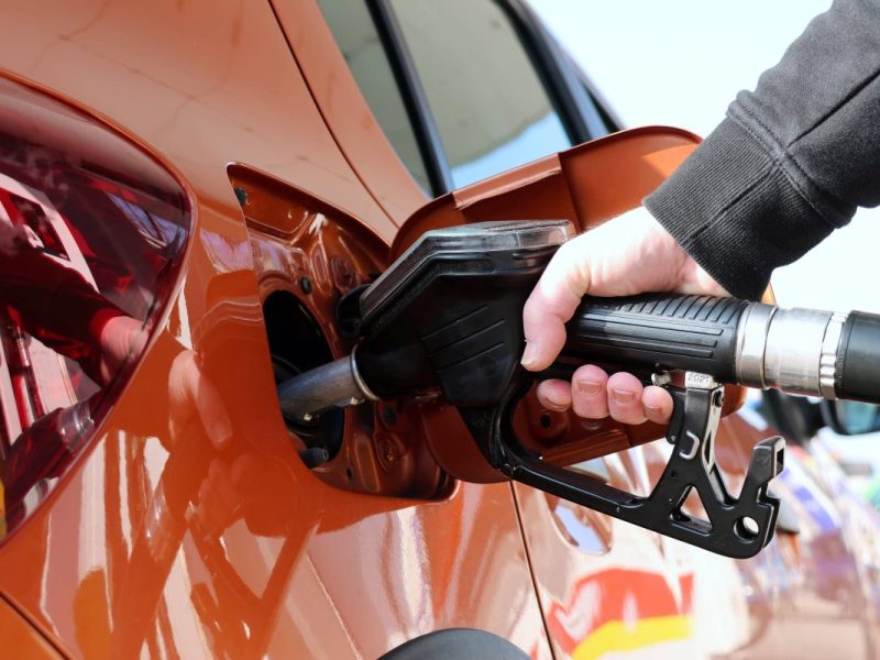 Das Tanken könnte für Autofahrer bald deutlich teurer werden.