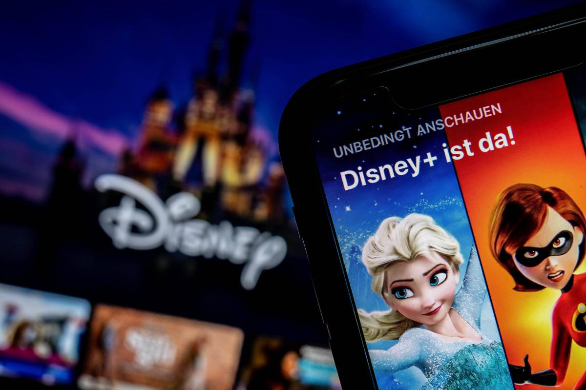 Disney Logo mit Motiven aus Frozen und Die Unglaublichen